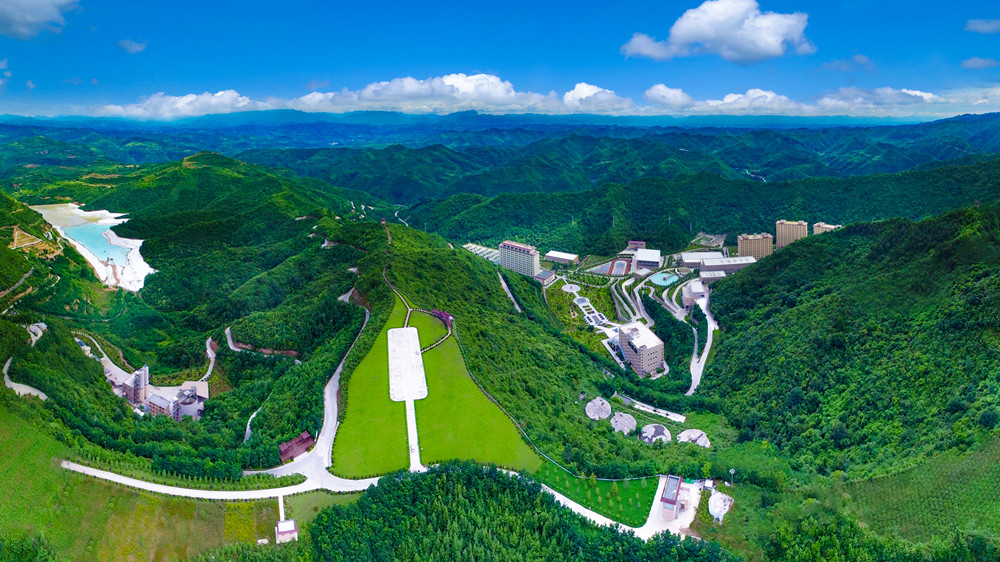 202206301656558529807448.jpg 圖5 國家級(jí)綠色礦山——金徽礦業(yè)郭家溝鉛鋅礦遠(yuǎn)眺_副本.jpg