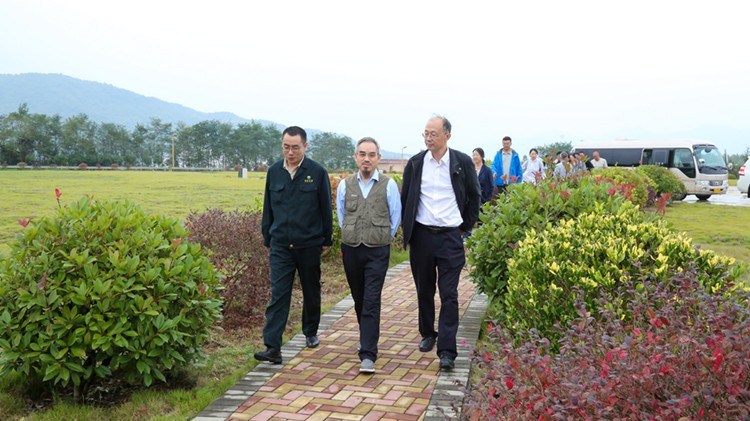 中國科學院院士張宏福和蘭州大學地質科學與礦產資源學院院長孟興民教授一行蒞臨金徽股份考察調研